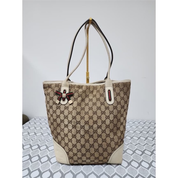 Authentic Gucci GG Canvas New Britt Medium Shoulder Bag - Picture 1 of 14